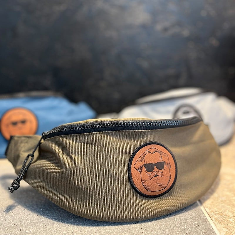 karlskopf-bauchtasche-kaki-frontansicht